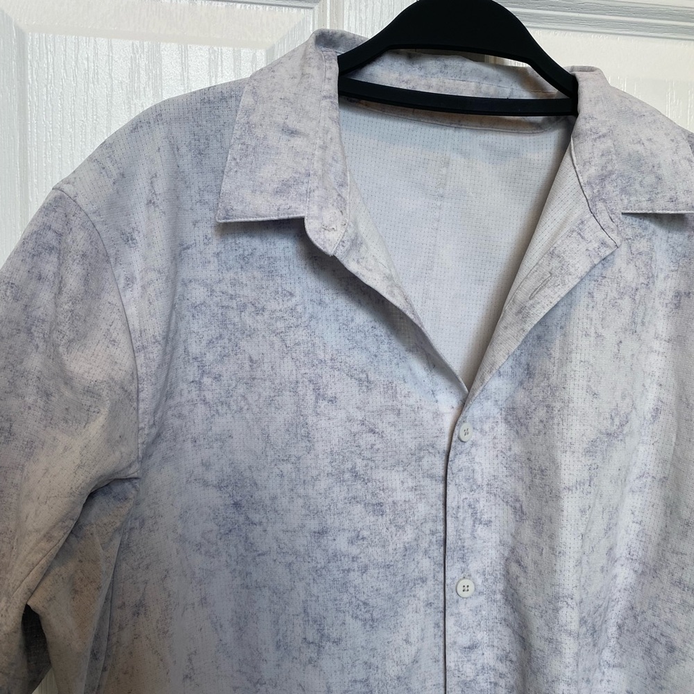 lululemon athletica Light Gray Marble-Print Short Sleeve Button Shirt - Picture 2 of 4